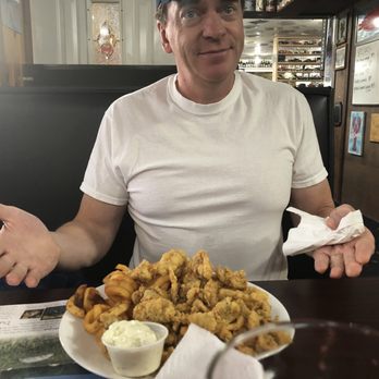 Ruth & Wimpys Restaurant - Fried clams - Seafood Near Me - Hancock, Maine Ruth & Wimpys Restaurant - Fried clams - Seafood Near Me - Hancock, Maine