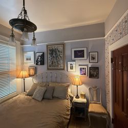 Noe's Nest Bed And Breakfast - Beautifully appointed room