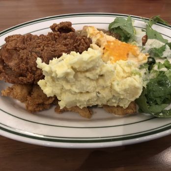 Fixins Soul Kitchen - Fried chicken with macaroni & cheese and potato salad - Soul Food Near Me - Tulsa, Oklahoma
