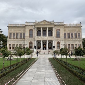Dolmabahçe Sarayı - Gardens - Landmarks & Historical Buildings Near Me - Istanbul, 34
