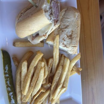 Laishley Crab House - Cuban - Seafood Near Me - Punta Gorda, Florida