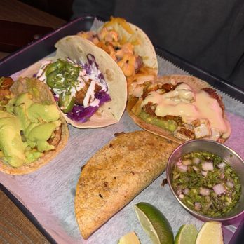 Uno Mas Taco & Tequila Bar - Tacos - Mexican Near Me - Braintree, Massachusetts Uno Mas Taco & Tequila Bar - Tacos - Mexican Near Me - Braintree, Massachusetts