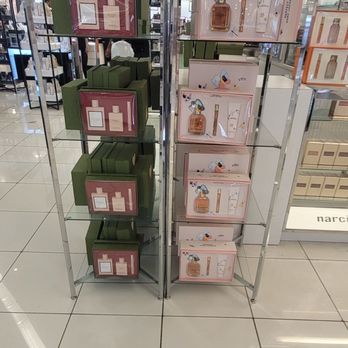 Macy's - Department Stores Near Me - Miami, Florida