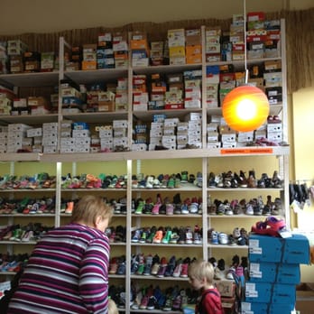 Tip Toe Shoes - Shoe Stores Near Me - Berlin, BE Tip Toe Shoes - Shoe Stores Near Me - Berlin, BE
