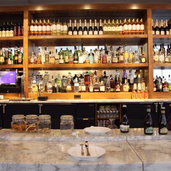 Da Claudio - Bar area - Italian Near Me - New York, New York