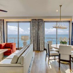 Embassy Suites by Hilton Virginia Beach Oceanfront Resort - Guest room