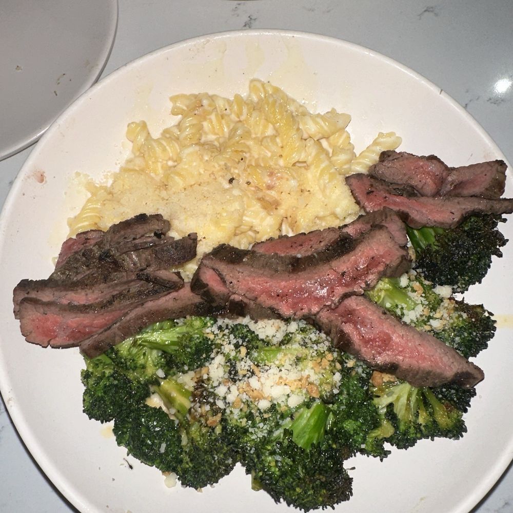 Flower Child - Steak, gluten free mac and cheese and lemon broccoli - New American Near Me - Tempe, Arizona