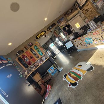 Grinderz - Inside - Burgers Near Me - Huntington Beach, California