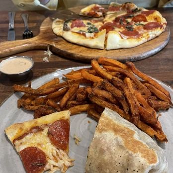 Local Table - Beef tenderloin and pepperoni pizza - New American Near Me - Missouri City, Texas Local Table - Beef tenderloin and pepperoni pizza - New American Near Me - Missouri City, Texas