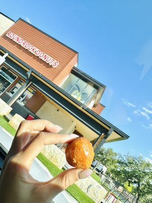 Round Rock Donuts by null