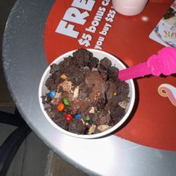 Menchies Frozen Yogurt - Chocolate