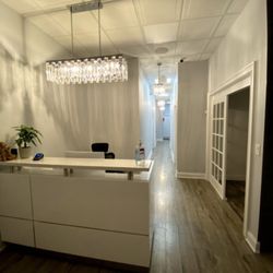 Amaya Laser - Front Desk