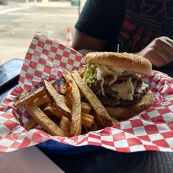 Chelseys Wings Burgers & Spirits