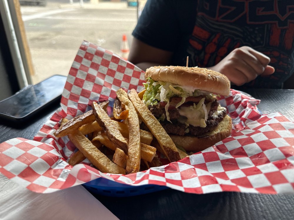 Social spots from Chelseys Wings Burgers & Spirits
