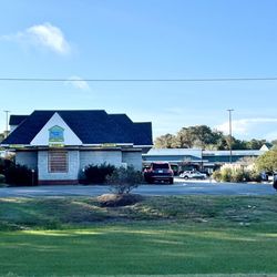 Front Porch Cafe - Outside / Exterior view of restaurant from N Croatan Hwy - in same shopping center as Walmart / Home Depot / Harris Teeter