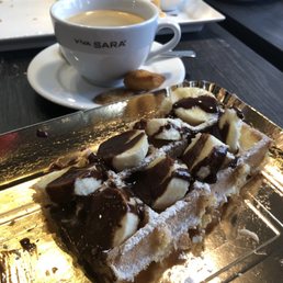 Waffle with chocolate sauce and bananas! Waffle with chocolate sauce and bananas!