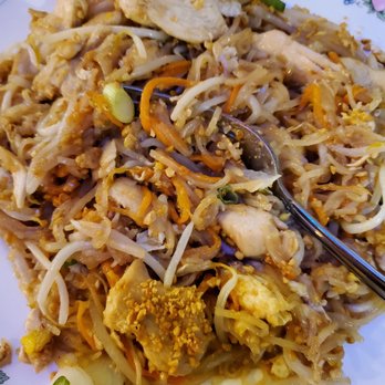 Mango II Thai Cuisine - Pad Thai - Thai Near Me - Tewksbury, Massachusetts