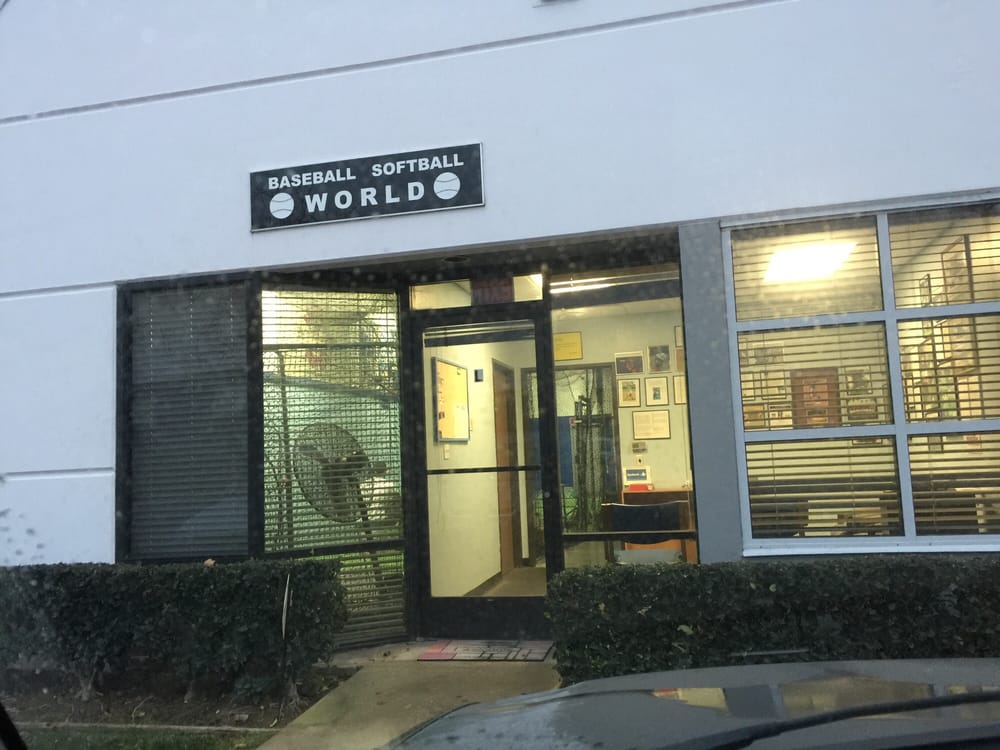 BASEBALL SOFTBALL WORLD Updated August 2024 3940 Prospect Ave