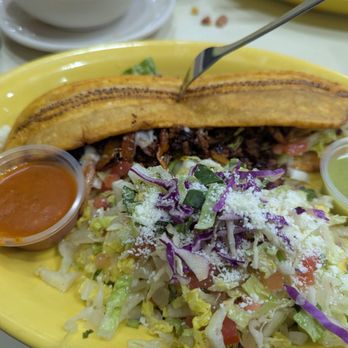 Momcorn - Jibarito with steak and house salad - Mexican Near Me - Gurnee, Illinois