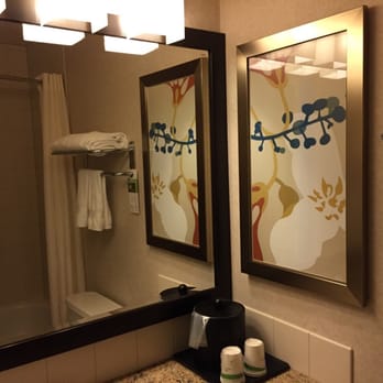 Wingate by Wyndham Calgary South - Bathroom is Nicole decorated - Hotels Near Me - Calgary, Alberta