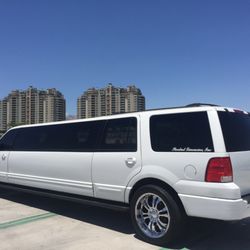 Bour Enterprises - Ford Stretch Limo (www.bourlimousines.com)