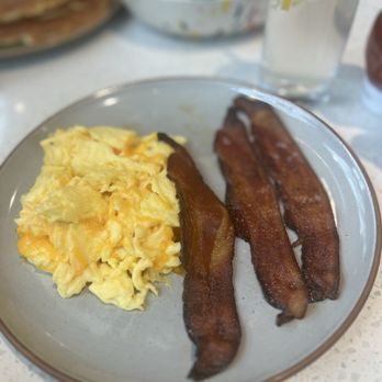 Uptown Yolk - Cheese Scrambled Eggs with Bacon - Southern Near Me - Charlotte, North Carolina Uptown Yolk - Cheese Scrambled Eggs with Bacon - Southern Near Me - Charlotte, North Carolina