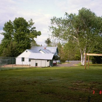 Willow Run Bed Biscuit & Bath - Pet Sitting Near Me - Belgrade, Maine Willow Run Bed Biscuit & Bath - Pet Sitting Near Me - Belgrade, Maine