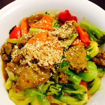 Lotus - Yellow curry stir fry with beef and vermicelli - Vietnamese Near Me - Hamilton, Ontario