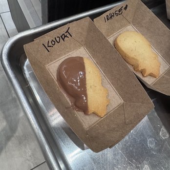 Honolulu Cookie Company: Aloha Experience - My finished dipped cookie - Bakeries Near Me - Las Vegas, Nevada
