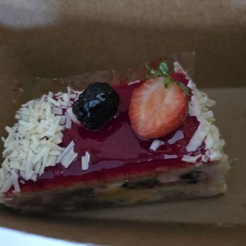 Delices De Maurice - Cake- Fraisier - Bakeries Near Me - Katy, Texas