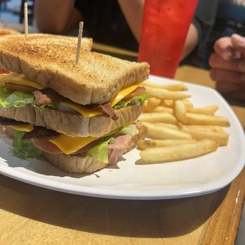 Moontower Bar & Grill - Club sandwich - Pizza Near Me - Crowley, Texas Moontower Bar & Grill - Club sandwich - Pizza Near Me - Crowley, Texas