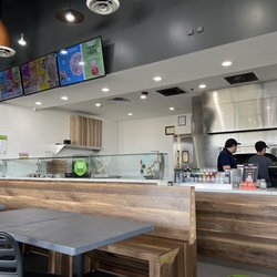Pieology Pizzeria McAllen - Line to order