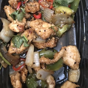 P.F. Chang's - Singapore Black Pepper Chicken - dinner quantity ...seriously ?!!! - Chinese Near Me - Schaumburg, Illinois P.F. Chang's - Singapore Black Pepper Chicken - dinner quantity ...seriously ?!!! - Chinese Near Me - Schaumburg, Illinois