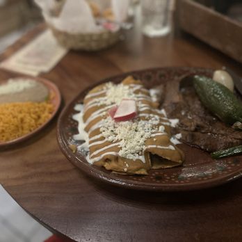 Rosa Madera - Enfrijoladas con bistek - The marinated steak had such a yummy flavor and was super tender. They know what they're doing. - Mexican Near Me - Sacramento, California Rosa Madera - Enfrijoladas con bistek - The marinated steak had such a yummy flavor and was super tender. They know what they're doing. - Mexican Near Me - Sacramento, California