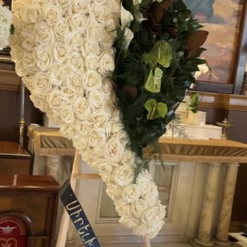 Monarch Funeral Services - Edgar makes sure every arrangement sent, finds it's right place - Funeral Services & Cemeteries Near Me - Glendale, California Monarch Funeral Services - Edgar makes sure every arrangement sent, finds it's right place - Funeral Services & Cemeteries Near Me - Glendale, California