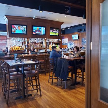 Blackfinn Randhurst Grill - Facing into the lunch dining room. - Sports Bars Near Me - Mount Prospect, Illinois