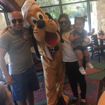 Goofy's Kitchen - American Near Me - Anaheim, California