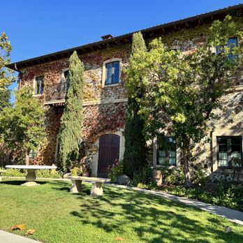 Jacuzzi Family Vineyards - front entrance - Wineries Near Me - Sonoma, California Jacuzzi Family Vineyards - front entrance - Wineries Near Me - Sonoma, California