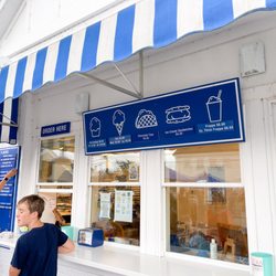 Yum Yum Shop - order window