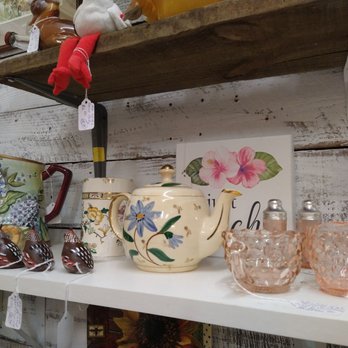 Vintage Barn, Inc. - Antiques Near Me - Fort Walton Beach, Florida Vintage Barn, Inc. - Antiques Near Me - Fort Walton Beach, Florida
