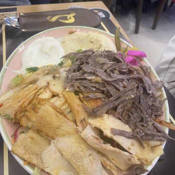 Sumaq Express - Chicken and Meat Shawarma - Salad Near Me - Mississauga, Ontario