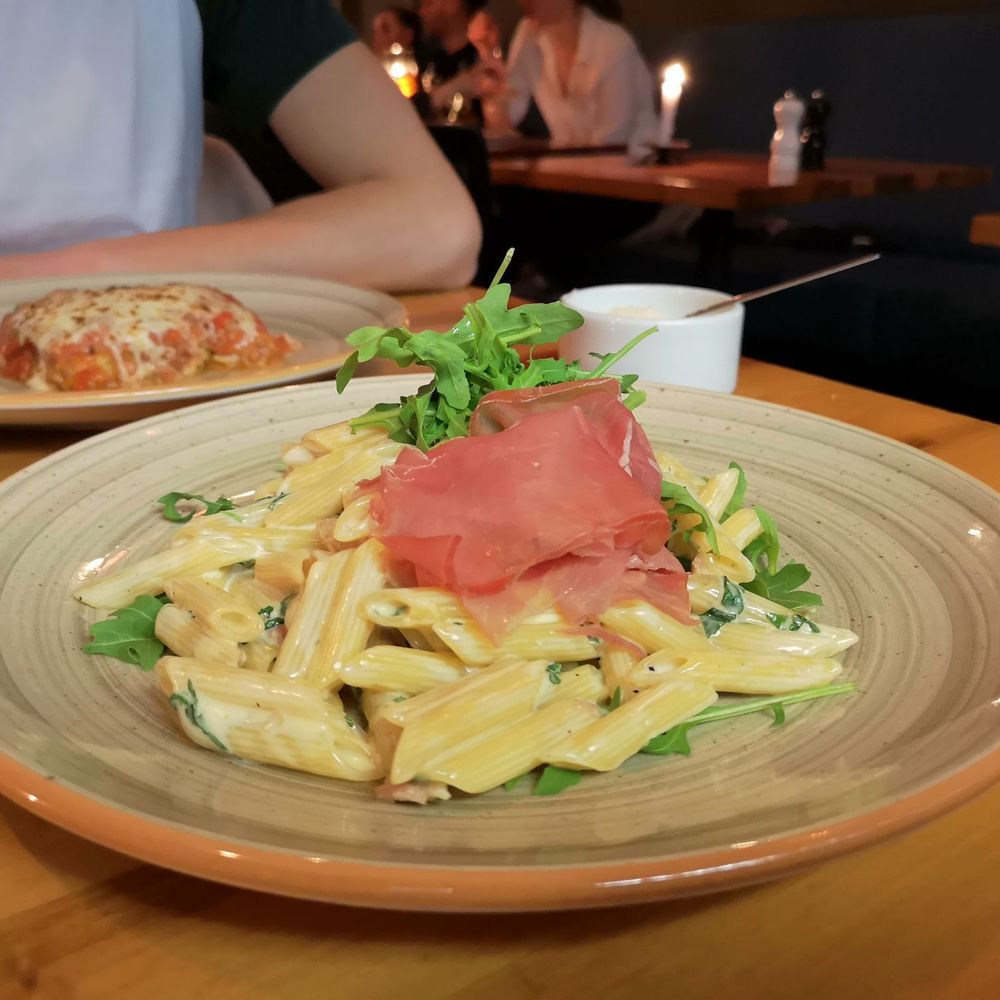 I Ragazzi - Pasta with ham and rucola - Pizza Near Me - Vienna, 9 I Ragazzi - Pasta with ham and rucola - Pizza Near Me - Vienna, 9