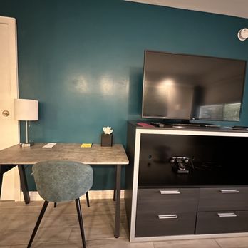 Hotel Zazz - Desk and TV. - Hotels Near Me - Albuquerque, New Mexico