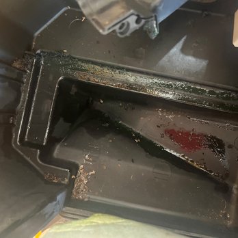 Wayne's Garage - That is oil, and AC dye. In a healthy working evaporator core, this should be DRY. - Auto Repair Near Me - Springfield, Oregon Wayne's Garage - That is oil, and AC dye. In a healthy working evaporator core, this should be DRY. - Auto Repair Near Me - Springfield, Oregon