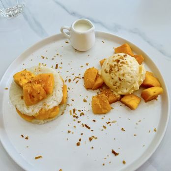 Mango Mango Dessert - A12 Mango Coconut Sticky Rice w. Ice Cream - Desserts Near Me - Las Vegas, Nevada