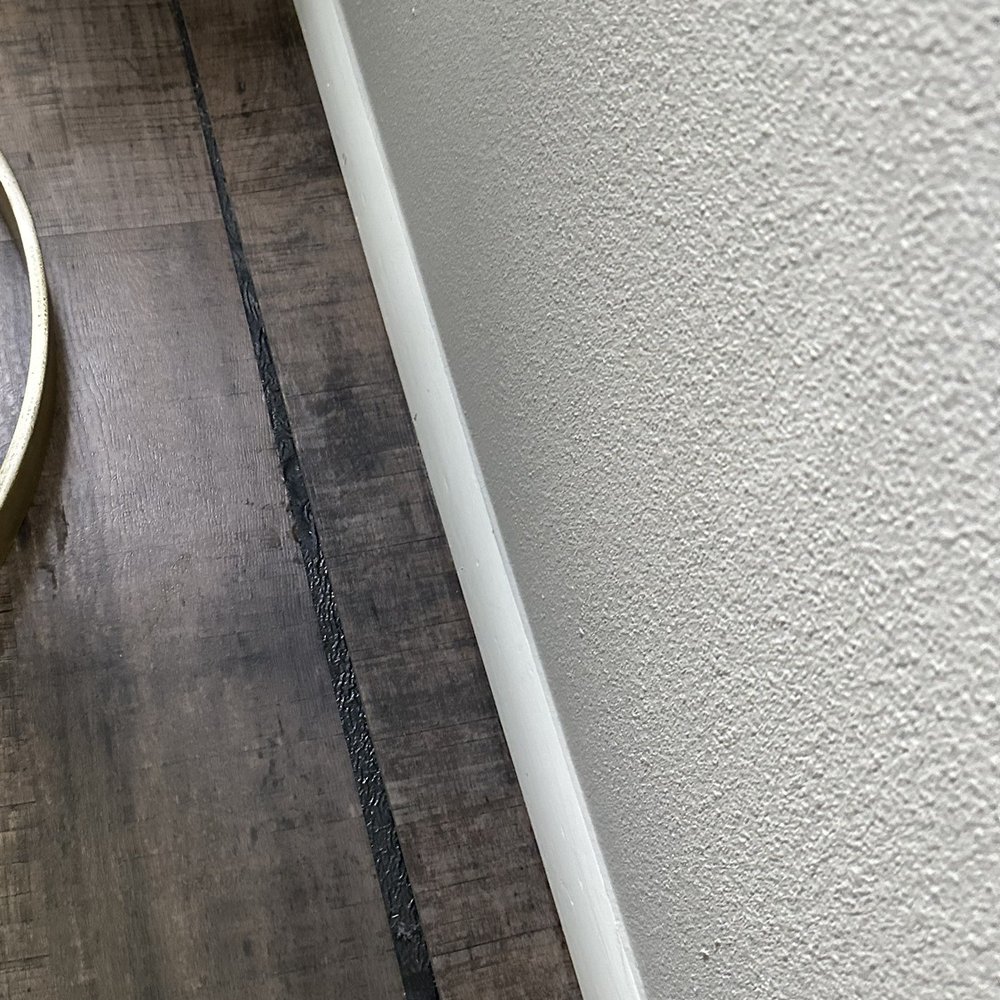 They ran out of laminated floor planks! They ran out of laminated floor planks!