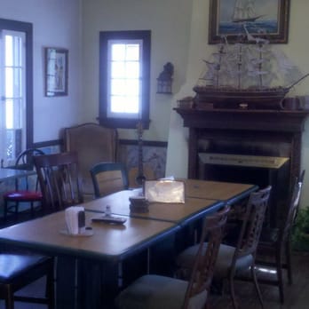 Heska's Sugar Shack - Main eating room - Sandwiches Near Me - Mentone, California Heska's Sugar Shack - Main eating room - Sandwiches Near Me - Mentone, California