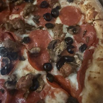 Via Roma Pizzeria - Not a combo pizza - Italian Near Me - Lincoln, California Via Roma Pizzeria - Not a combo pizza - Italian Near Me - Lincoln, California