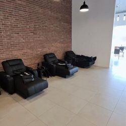 Boost Health And Wellness - These are the compression therapy lounges. Really comfy and they have full body options, although I usually do legs.
