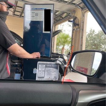 Valvoline Instant Oil Change - Stay in your vehicle during oil change - Oil Change Stations Near Me - Estero, Florida